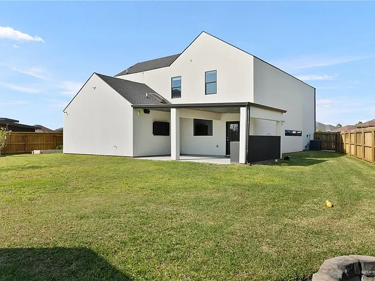 1912 Silverton Cir — Photo 29
