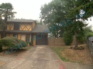 860-862 SE Lambert Cir, Gresham, OR 97080