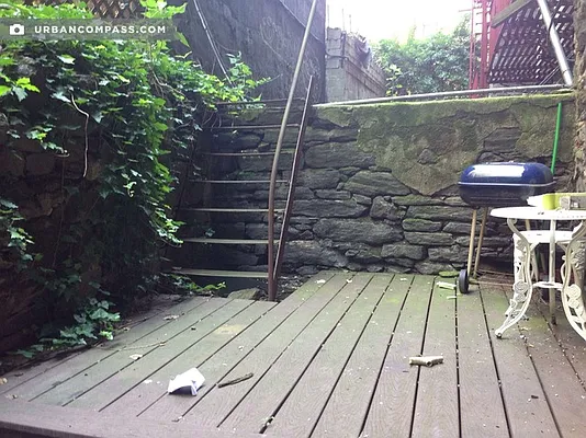 Rented by Compass | media 79