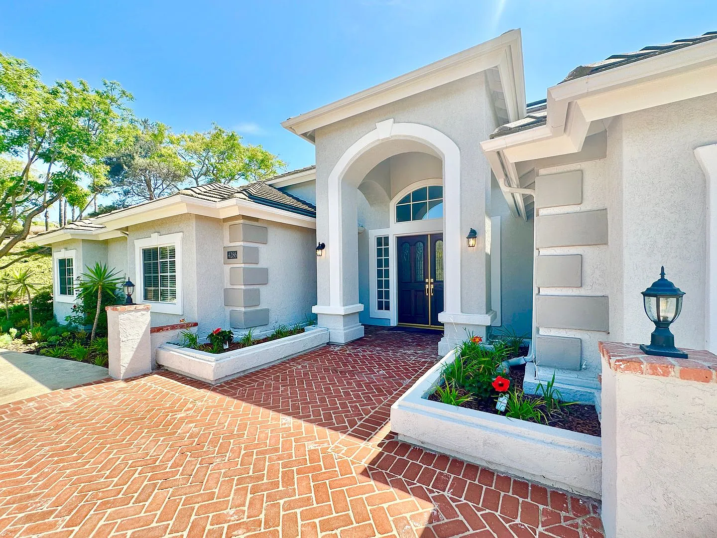 Stunning Single-Story Estate Home on Gated and Private Country Property with Pool and Spa! — Photo 2