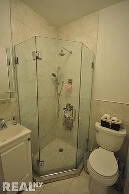 Rented by REAL New York | media 35