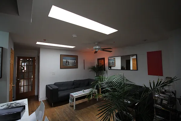 Rented by Nooklyn NYC LLC | media 9
