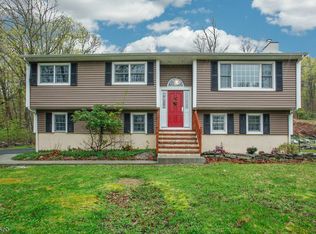 97 Magee Rd, Ringwood, NJ 07456