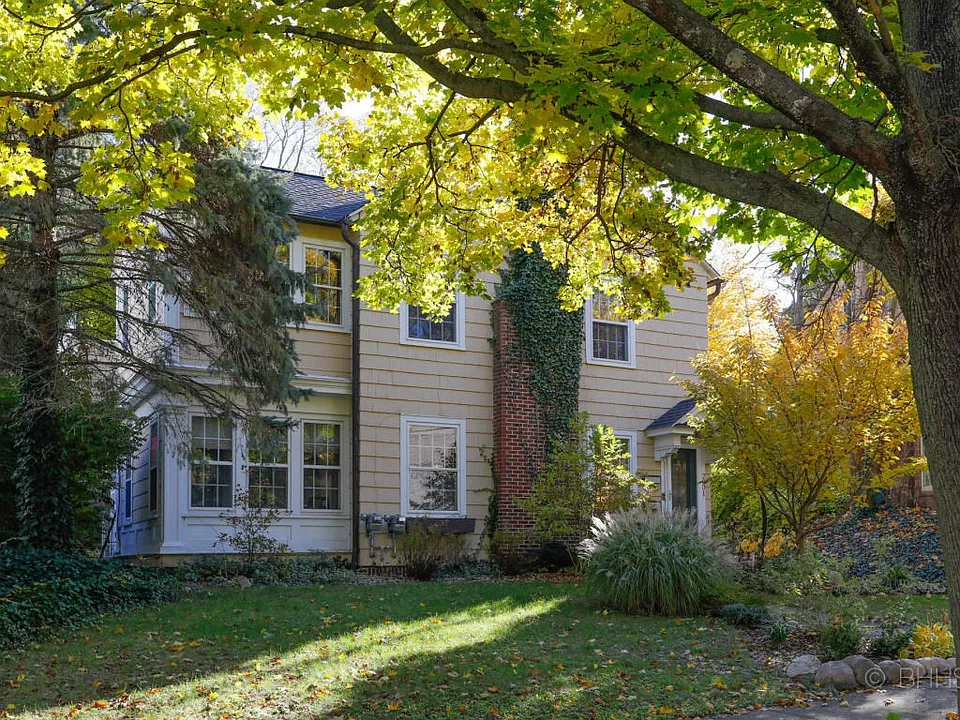 2001 Waite Ave-102