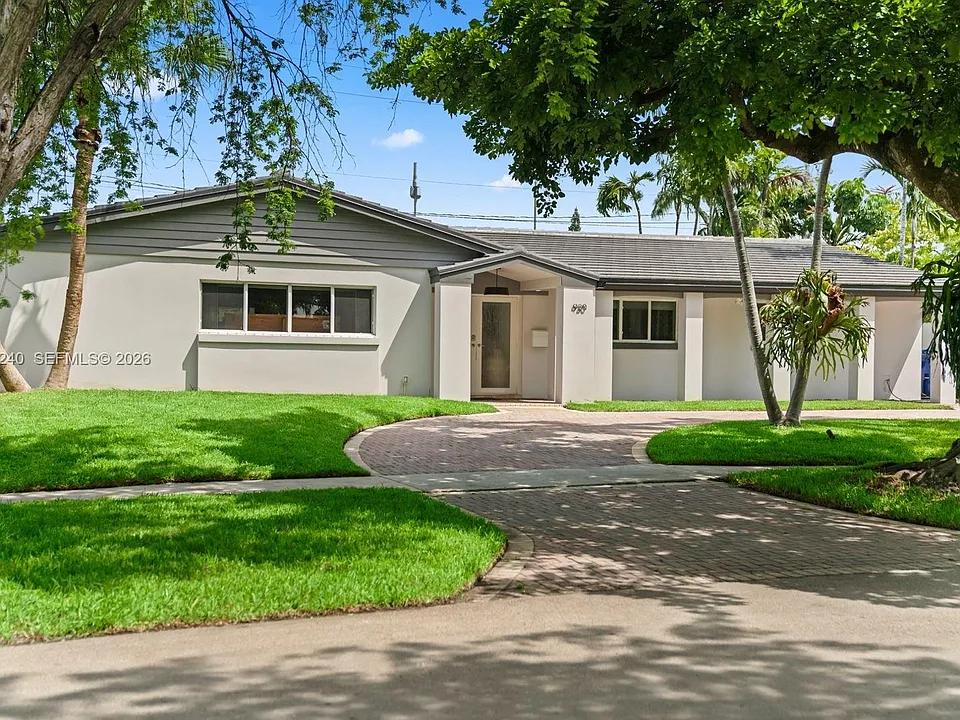 930 NE 182nd Ter