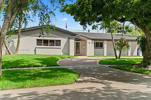 930 NE 182nd Ter Photo 1 930 NE 182nd Ter Photo 1