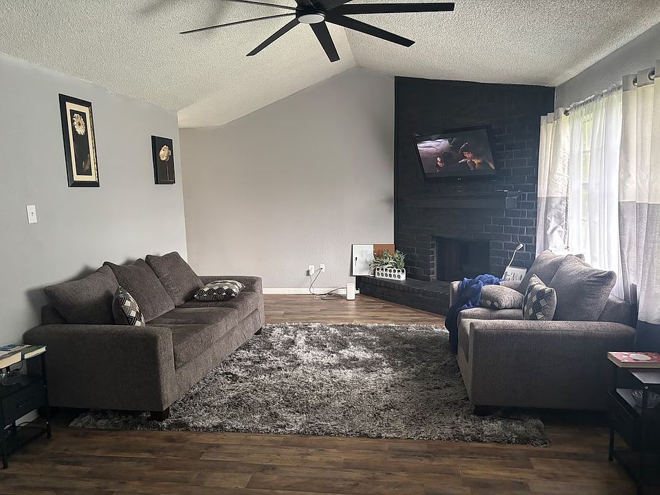 1st image of 12807 Mosscrest Dr