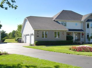 2813 Woodview Dr, Spring Grove, IL 60081