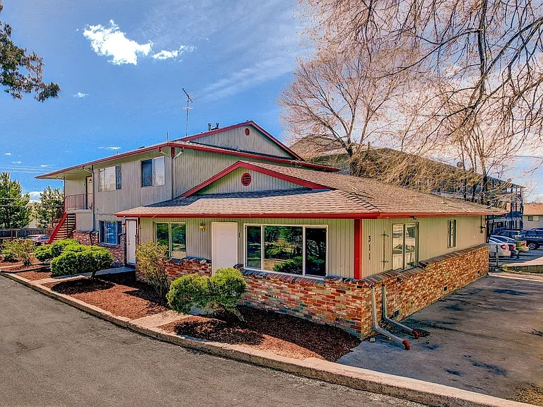 311 University Dr. — Photo 1