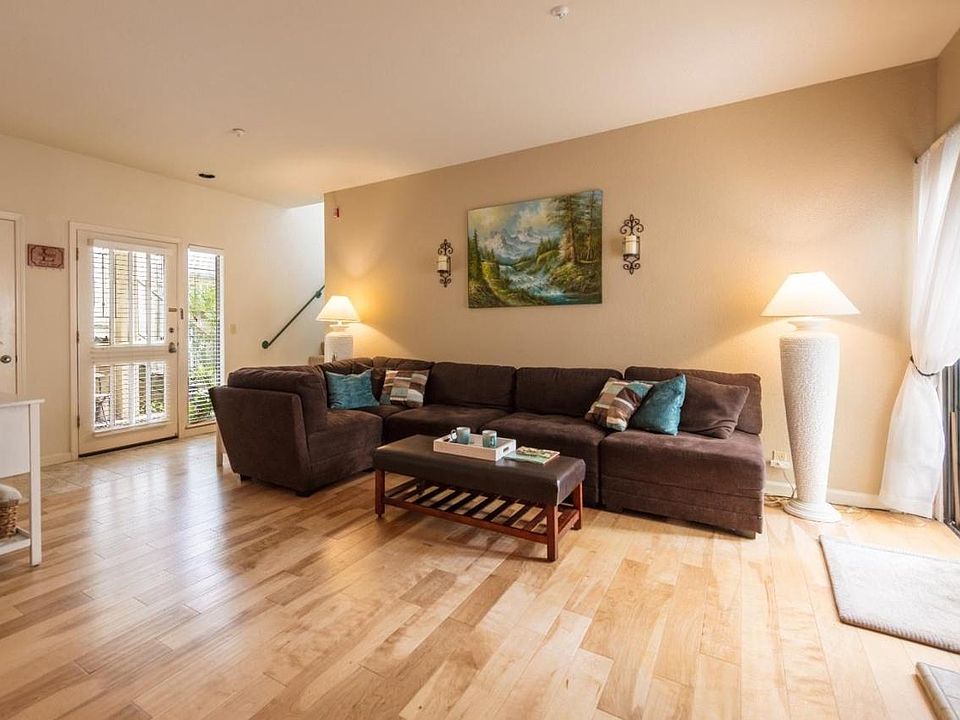 Living Room - current floor is laminate