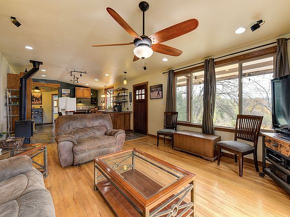 5th image of 4440 Panorama Dr