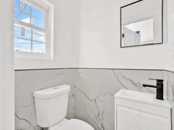 780 Hendrix Street image 18 of 25