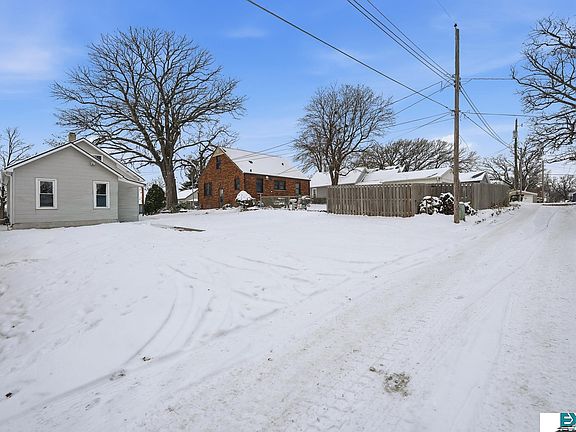 2nd image of 1722 Van Camp Ave