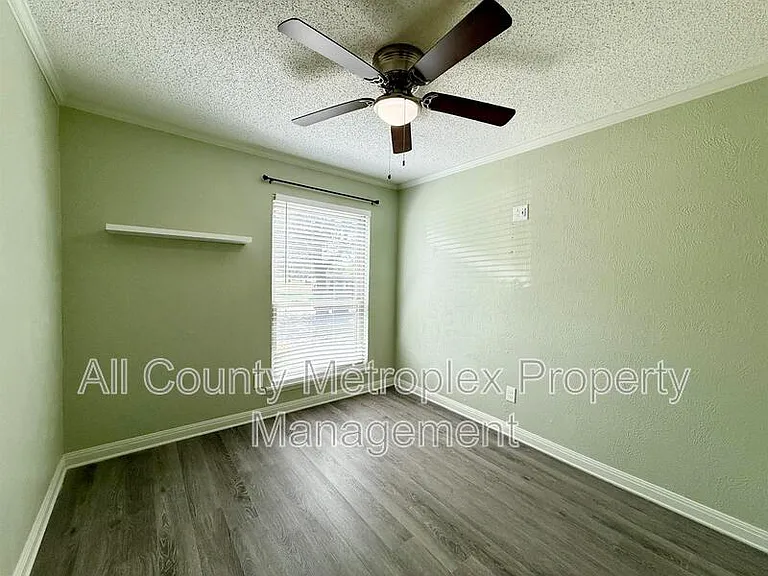 2107 Rockwood Dr — Photo 6