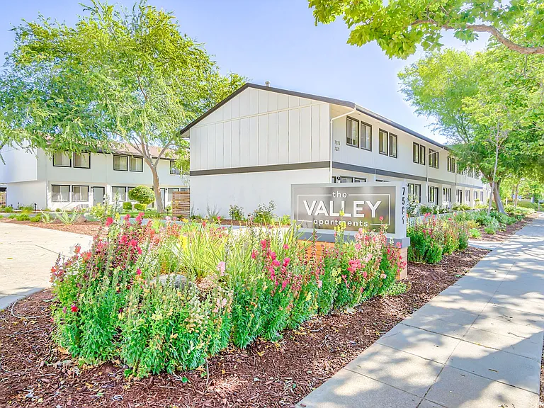 The Valley Apartments — Photo 20