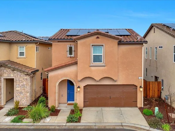 143 Capstone Way S, Madera, CA 93636