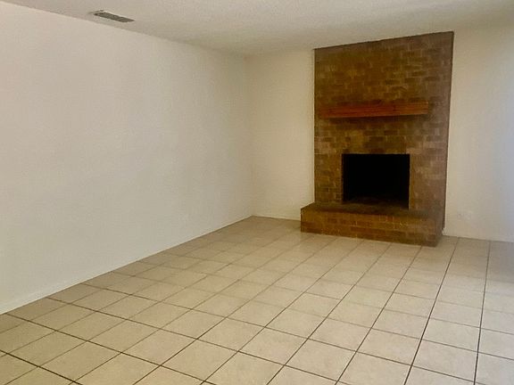 4th image of 4409-4413 Aberdeen Dr #4409