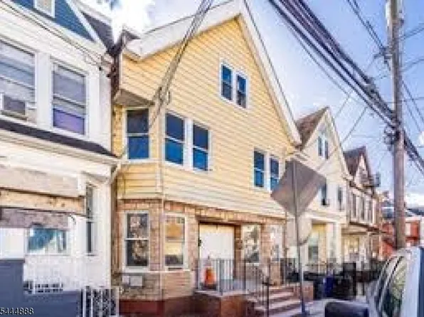 65 Taylor St, Newark City, NJ 07104
