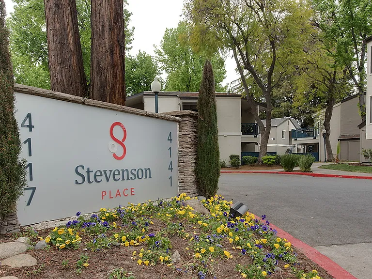Stevenson Place — Photo 18