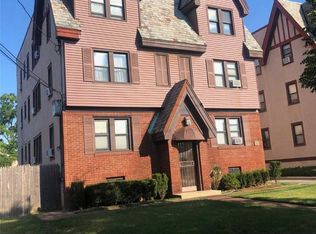90 Ongley St, Rockville Centre, NY 11570