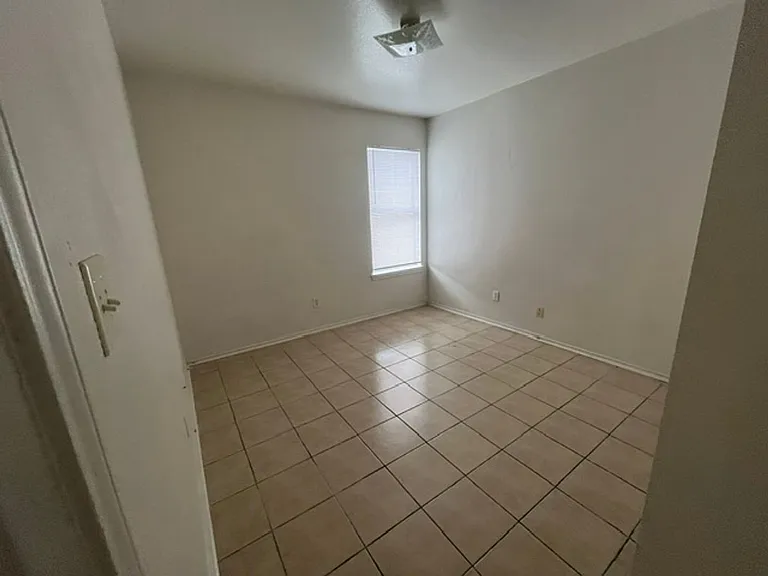 3408 Barcelona Dr — Photo 5