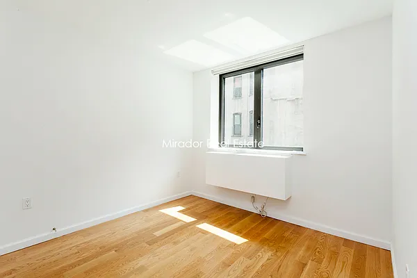 Rented by Mirador Real Estate | media 32