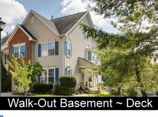 35 La Costa Dr, Blackwood, NJ 08012