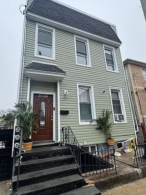 Rented by Evergreen Realty & Investments | media 14