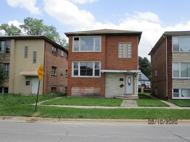 1st image of 13923 S School St