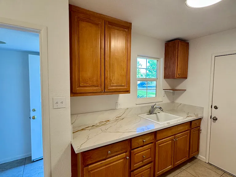 2306 Turnesa Ave — Photo 4