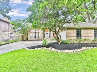 527 Scarlet Maple Dr, Sugar Land, TX 77479