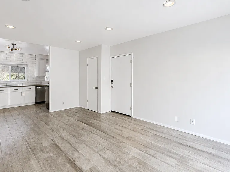 1676 Manning Ave #2 — Photo 5