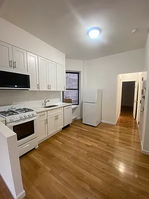 Rented by Urban Real Estate Property Group Inc | media 1