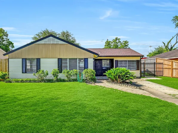 10706 Duncum St, Houston, TX 77013