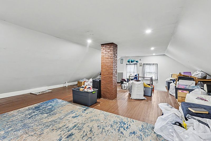 3rd image of 10 Arnold Avenue
