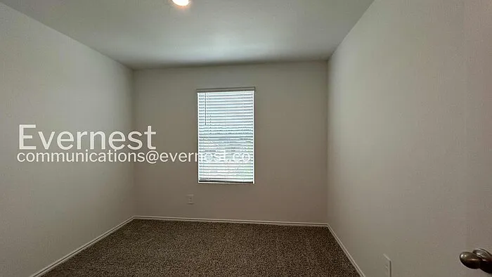 16043 Mahogany Way — Photo 7