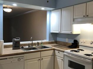 1025 Foxfire Ln APT 109, Naples, FL 34104