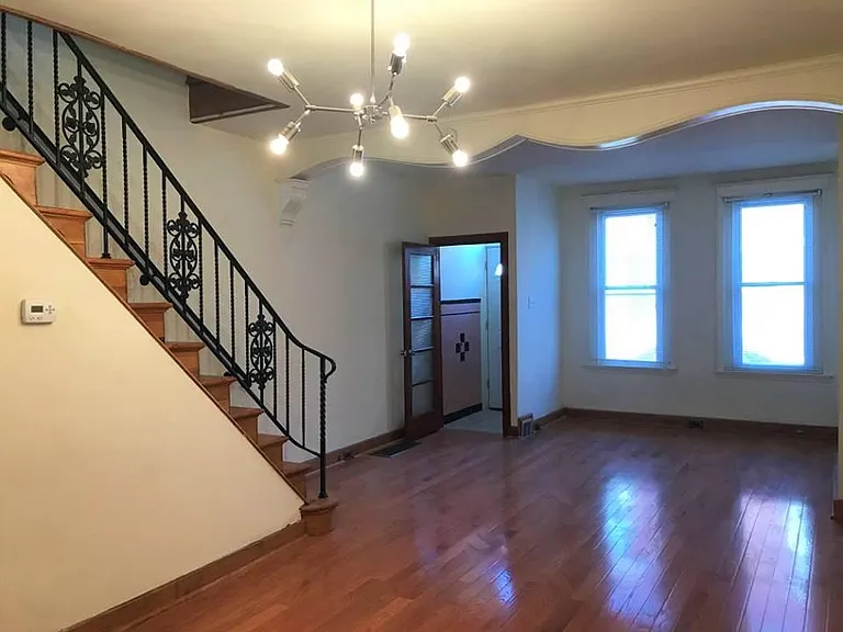 DR to stairs