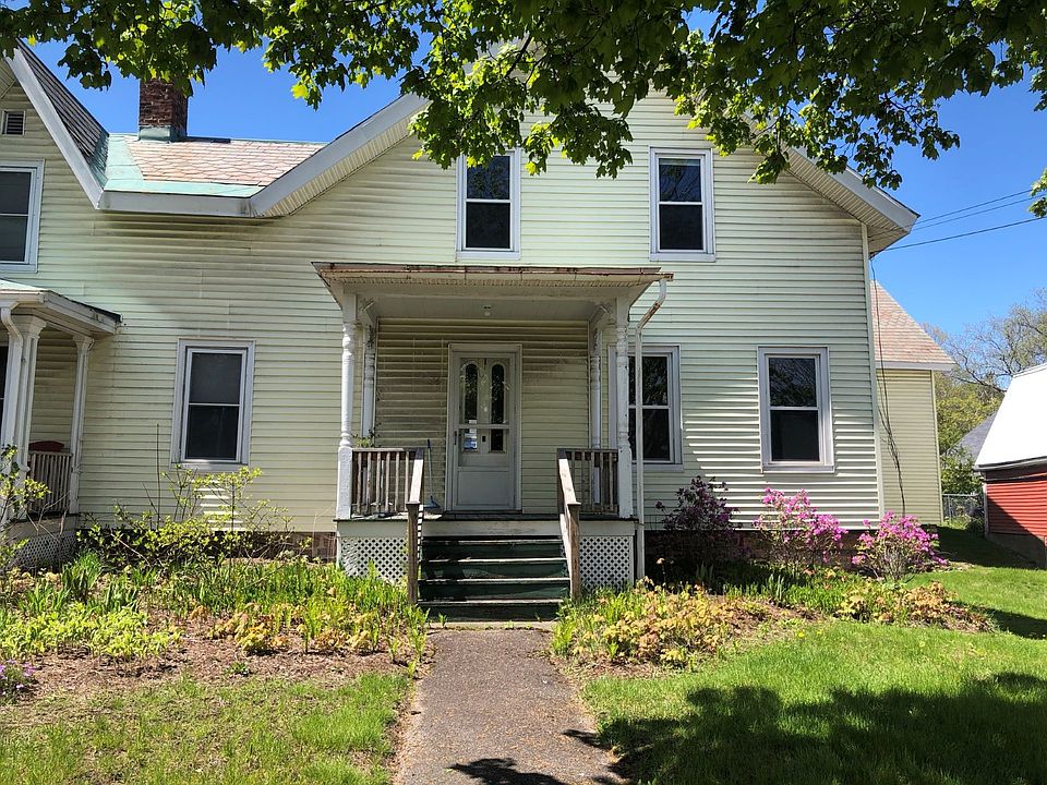 Entryway from Lincoln St