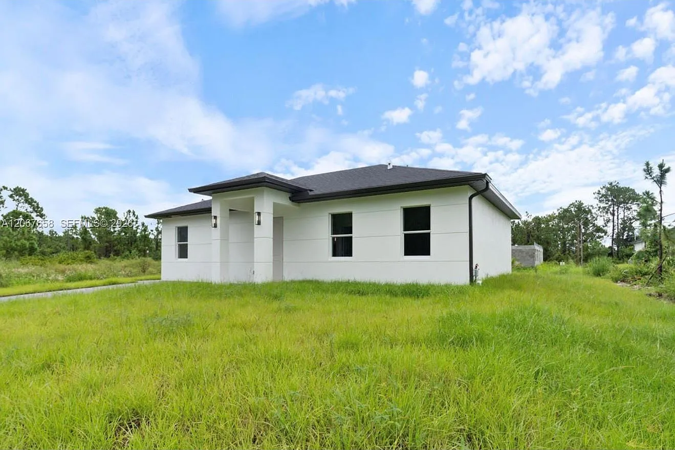 Lehigh Acres — Photo 3