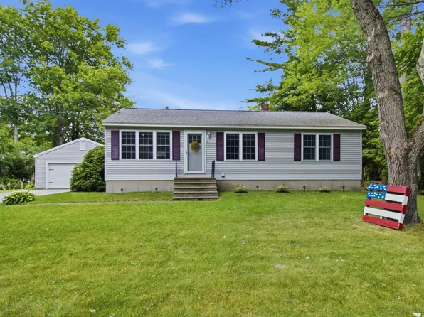 4 Lola Street, Topsham, ME 04086