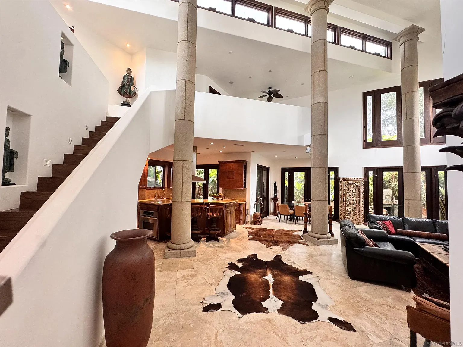 2 bed, 2.5 bath, 2424 sqft, $7,500 — Photo 3