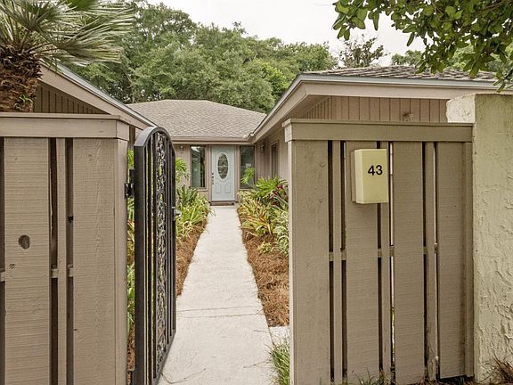 2nd image of 43 Village Walk Dr