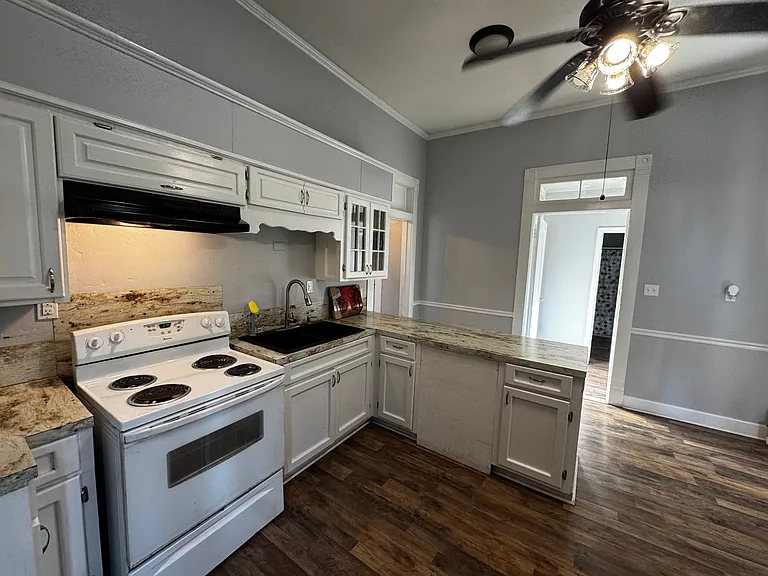 802 Main St — Photo 26