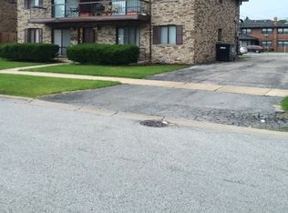 17712 Escanaba Ave APT 1N, Lansing, IL 60438