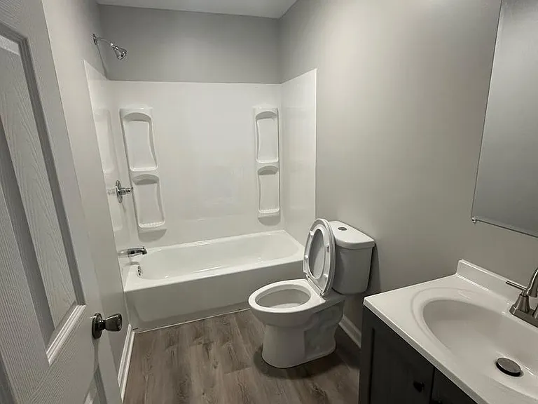1109 E Kirby Ave Whim & Proper, LLC) — Photo 4