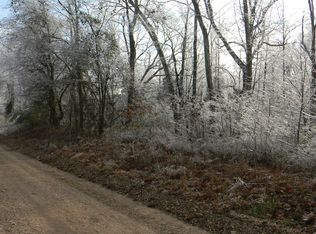 1101 White Oak Rd, McEwen, TN 37101