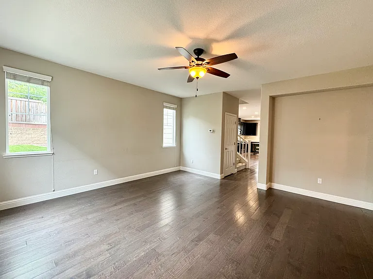 2179 Eva St — Photo 2