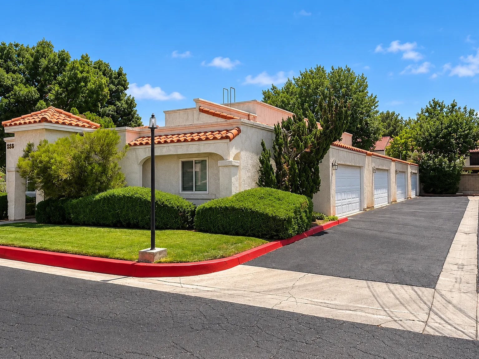 Desert Colony Townhomes — Photo 1