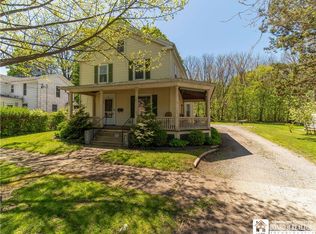 32 Franklin St, Westfield, NY 14787